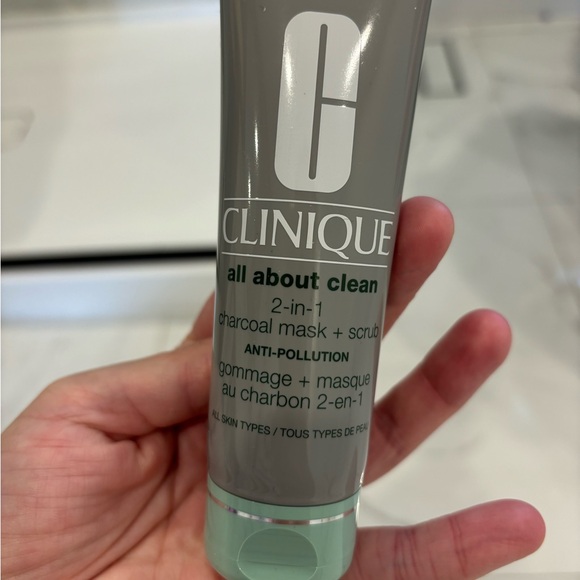 Clinique 2-in-1 Charcoal Mask - Picture 4 of 4